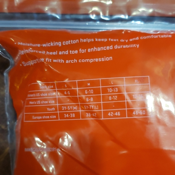 Nike crew 8-12 white socks - Picture 4 of 4